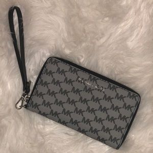 Michael Kors wristlet wallet